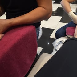 Luxury Nails & Spa - I love how much attention they give! + very effective time management