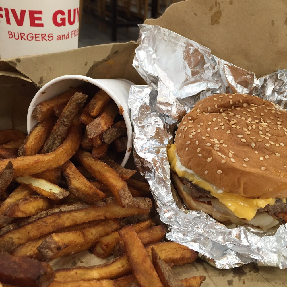 Five Guys - Normal "small fries" with little bacon cheese burger - Burgers Near Me - Renfrewshire, RFW