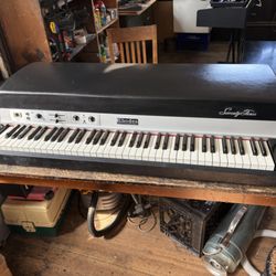 Pianos by Jay - Pianos by Jay specializes in Rhodes and Wurlitzer electric pianos.