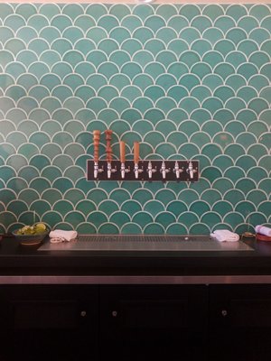 Roses' Taproom by null