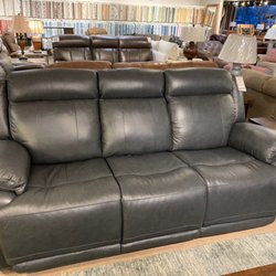 Cedar Hill Furniture - Nice Bassett Power reclining sofa with power headrest!