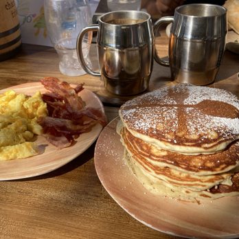 Charlie and Friends - Breathtaking Buttermilk Pancakes - New American Near Me - Burbank, California