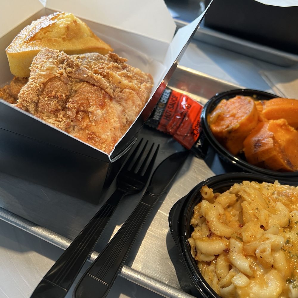 Cornbread Brooklyn - Fried Chicken 3 Pieces with 2 Sides and corn bread. So good - Soul Food Near Me - Brooklyn, New York Cornbread Brooklyn - Fried Chicken 3 Pieces with 2 Sides and corn bread. So good - Soul Food Near Me - Brooklyn, New York