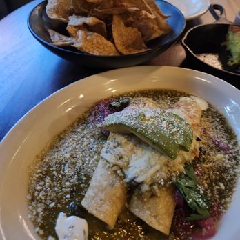 Champions Austin Restaurant & Bar - New American Near Me - Austin, Texas