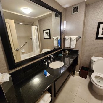 DoubleTree by Hilton Hotel El Paso Downtown - Hotels Near Me - El Paso, Texas DoubleTree by Hilton Hotel El Paso Downtown - Hotels Near Me - El Paso, Texas