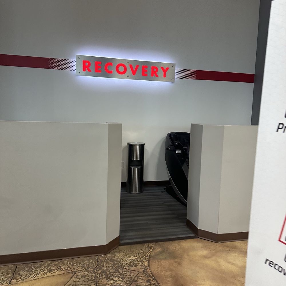 Mountainside Fitness Gilbert - Recovery area - Gyms Near Me - Gilbert, Arizona
