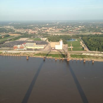Gateway Arch - Landmarks & Historical Buildings Near Me - St. Louis, Missouri