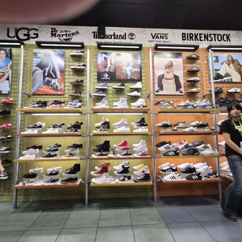 Journeys - Shoe Stores Near Me - Los Angeles, California Journeys - Shoe Stores Near Me - Los Angeles, California