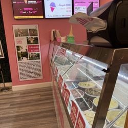 Millie's - Inside