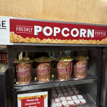 AMC Mercado 20 - Large popcorn - Cinema Near Me - Santa Clara, California