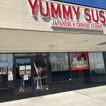 Yummy Sushi - Outside strip mall next to Mountain Mike's Pizza - Japanese Near Me - Ripon, California