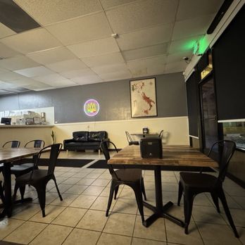 916 Stone Oven Pizza - Seating - Pizza Near Me - Citrus Heights, California 916 Stone Oven Pizza - Seating - Pizza Near Me - Citrus Heights, California