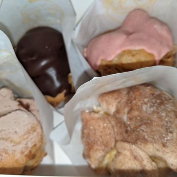 Beard Papa’s - Bakeries Near Me - Tempe, Arizona