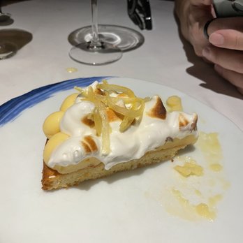 Martinez - Lemon pie meringue - Seafood Near Me - Barcelona, B Martinez - Lemon pie meringue - Seafood Near Me - Barcelona, B