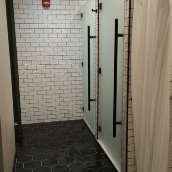 Barry's Lincoln Park - Clean showers... 4 stalls - Trainers Near Me - Chicago, Illinois