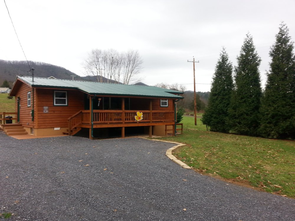 BEE CLIFF CABINS 27 Photos Guest Houses 141 Steel Bridge Rd