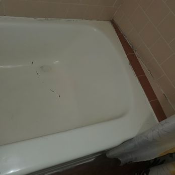 Sierra Lodge - Something in the tub that looked like it xame from the X-Files. - Hotels Near Me - Three Rivers, California Sierra Lodge - Something in the tub that looked like it xame from the X-Files. - Hotels Near Me - Three Rivers, California