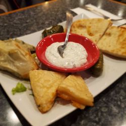 Acropolis Pizza & Pasta - Sampler platter ALSO GET THIS