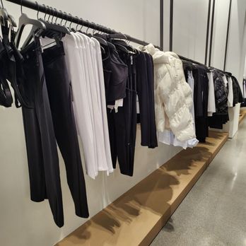 ALO - Men's Clothing Near Me - Coral Gables, Florida