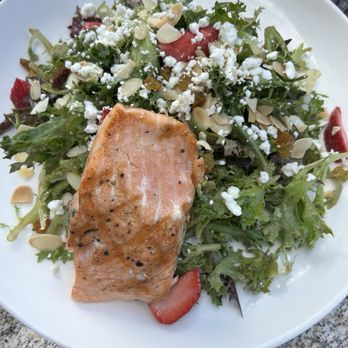 Mesh Louisville - Strawberry Salad with salmon - New American Near Me - Louisville, Kentucky Mesh Louisville - Strawberry Salad with salmon - New American Near Me - Louisville, Kentucky