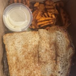 Brightwaters Inn - Neighborhood Bar & Grill - Chicken sandwich