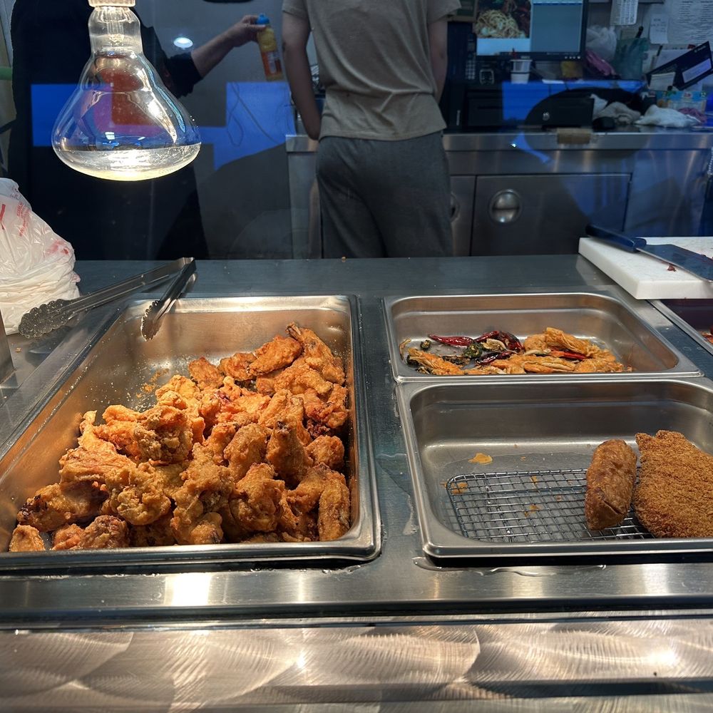 Fusion bowl - two trays of fried chicken - Fast Food Near Me - Los Angeles, California Fusion bowl - two trays of fried chicken - Fast Food Near Me - Los Angeles, California