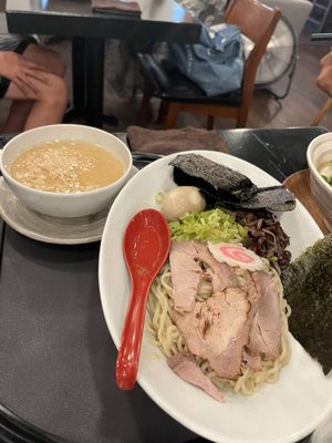 Ramen Nakamichi by null