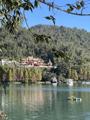 Sun Moon Lake by null