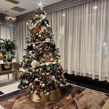Hotel Indigo Minneapolis Downtown - Christmas flair - Hotels Near Me - Minneapolis, Minnesota Hotel Indigo Minneapolis Downtown - Christmas flair - Hotels Near Me - Minneapolis, Minnesota