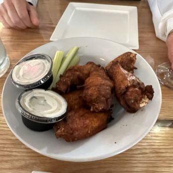 White Duck Brew Pub - Dry rub brined chicken wings, delicious! - New American Near Me - Winthrop, Maine White Duck Brew Pub - Dry rub brined chicken wings, delicious! - New American Near Me - Winthrop, Maine