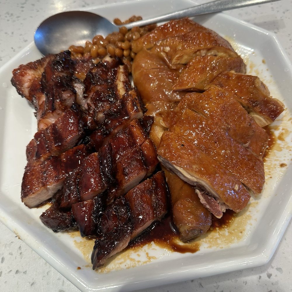Yao Yao Restaurant - BBQ Pork (5 stars) and Soy Sauce Chicken (3 stars). Est. 780 cal, P55g, C22g, F45g - Chinese Near Me - San Leandro, California