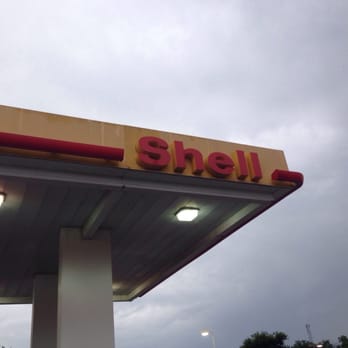 7-Eleven - a shell gas station at dusk - Gas Stations Near Me - Austin, Texas 7-Eleven - a shell gas station at dusk - Gas Stations Near Me - Austin, Texas