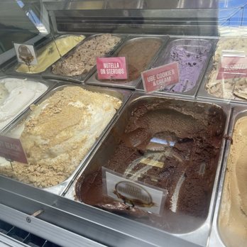 IL Gelato Cafe Kahala - Gelato Near Me - Honolulu, Hawaii