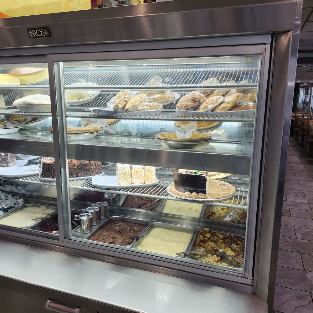Spinning Wheel Diner - Dessert! - Diners Near Me - Whitehouse Station, New Jersey