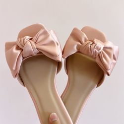 Jess & Zuri - bow sandals available online and in-store.