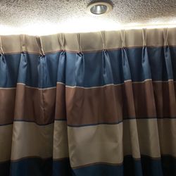 Microtel Inn & Suites by Wyndham Clear Lake - Shows light during night time..with lots of mirrors one can read without a light turned on.