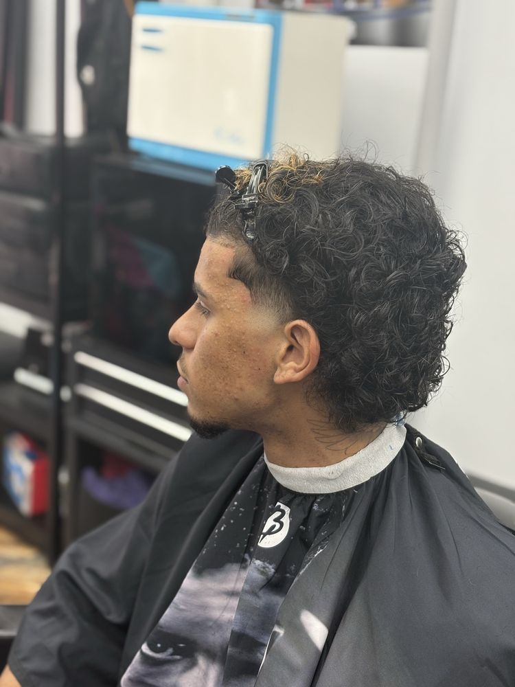 Tavo's Barbershop Logo