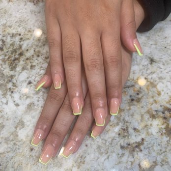 Amity Nail Spa - Nail Salons Near Me - Arlington, Virginia