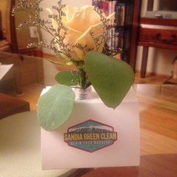 A sweet little note from the cleaning staff, & check out that perfectly clean glass!