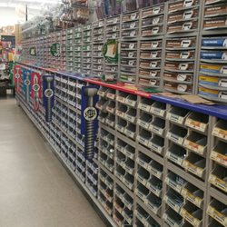 B & B Hardware - Best selection of many varieties of fasteners, outdoor lawn and garden with the wide selection both charcoal, pallet and Propane grills.