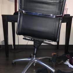 Super 8 by Wyndham Chicago Northlake O'Hare South - Chair was falling apart and was too wobbly to sit on without falling off