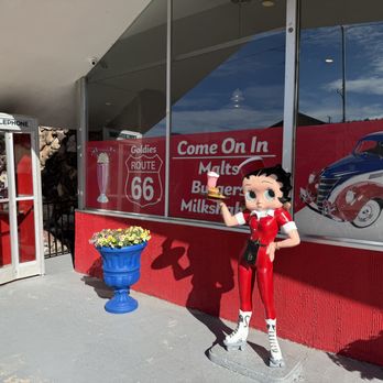 Goldie's Route 66 Diner - Diners Near Me - Williams, Arizona