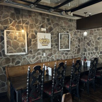 The Last Queen - Dining area - British Near Me - Enon, Ohio The Last Queen - Dining area - British Near Me - Enon, Ohio