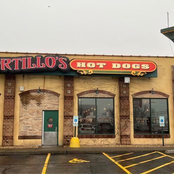 Portillo's Oak Lawn - Entrance - Hot Dogs Near Me - Oak Lawn, Illinois Portillo's Oak Lawn - Entrance - Hot Dogs Near Me - Oak Lawn, Illinois