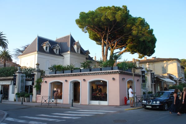 White 1921 Saint-Tropez by null