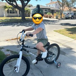 Frank's Bicycles - Kids bike w/training wheels.