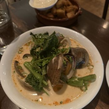 Mud Hen Water - Sausage & Clams - Hawaiian Near Me - Honolulu, Hawaii