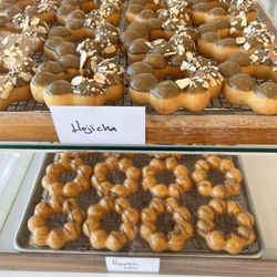 Mochidot Donuts - Gorgeous. Tasty. Fabulous.