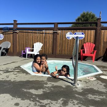 Redwood Coast Cabins & Rv Resort - RV Parks Near Me - Eureka, California