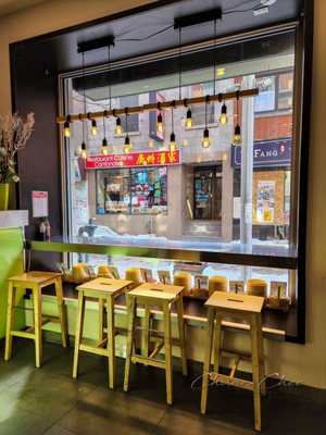 Bao Bao Dim Sum - Counter seating area - Montréal, QC